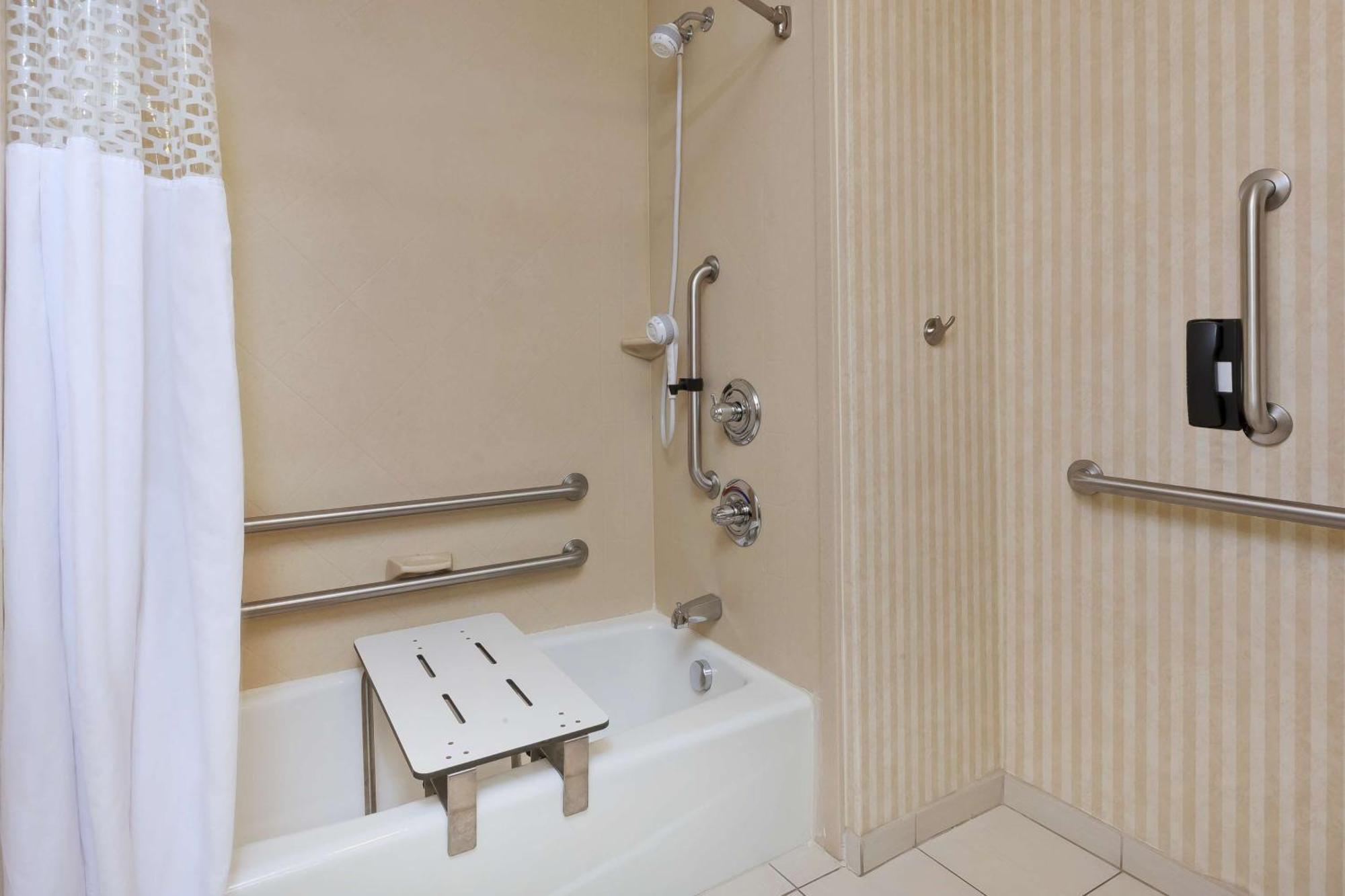Hampton Inn Detroit/Southgate Kültér fotó