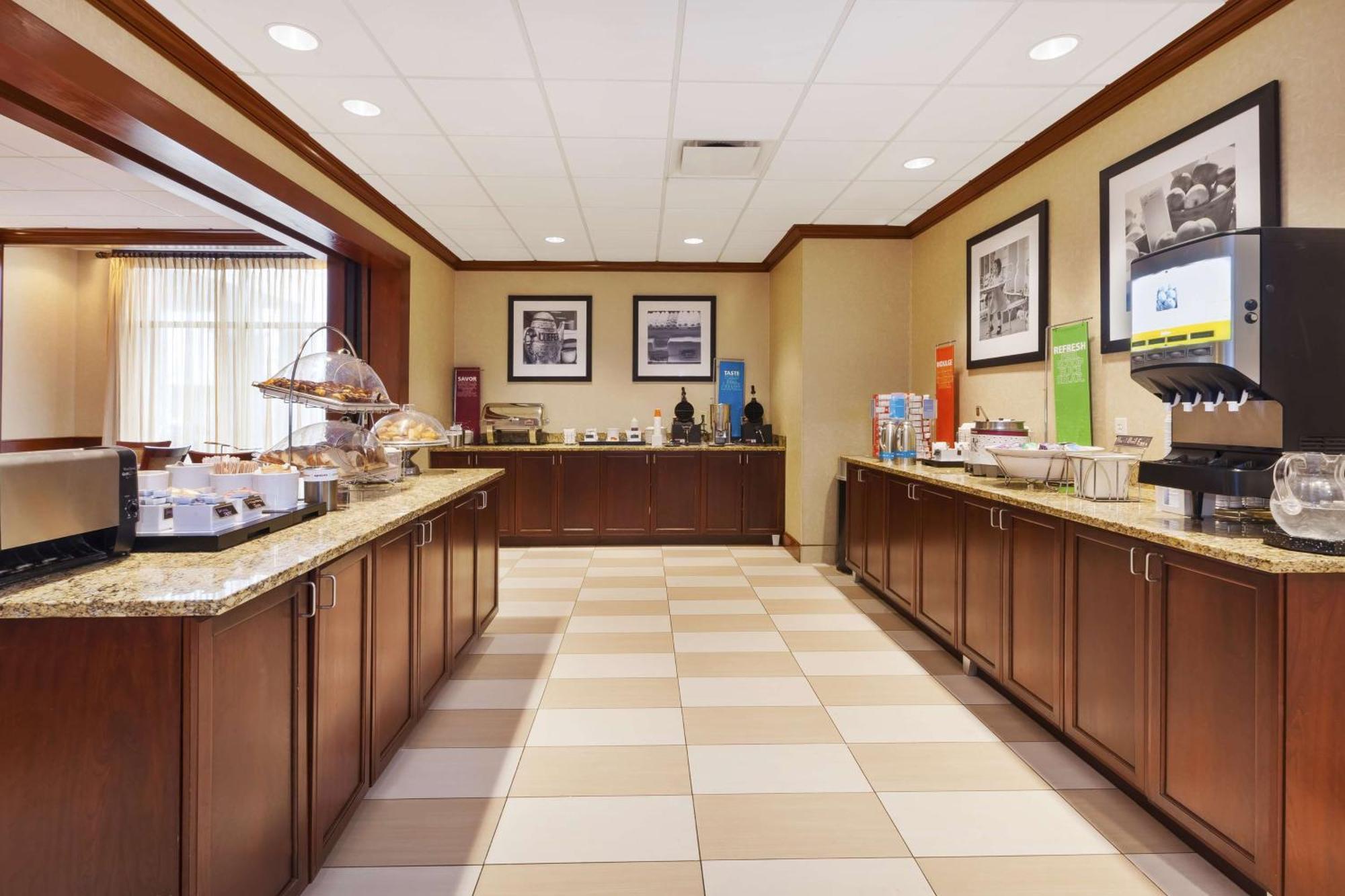 Hampton Inn Detroit/Southgate Kültér fotó