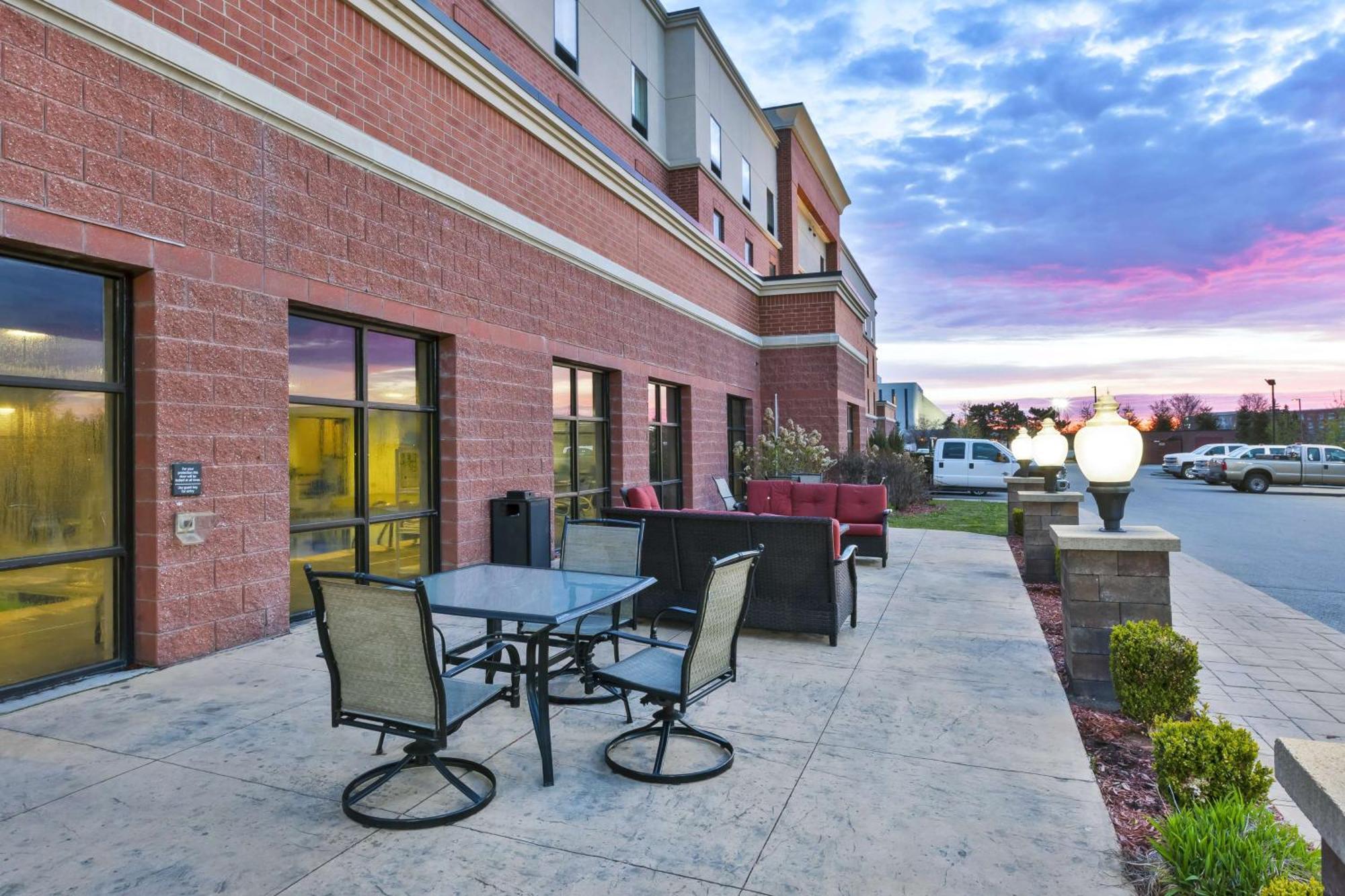 Hampton Inn Detroit/Southgate Kültér fotó